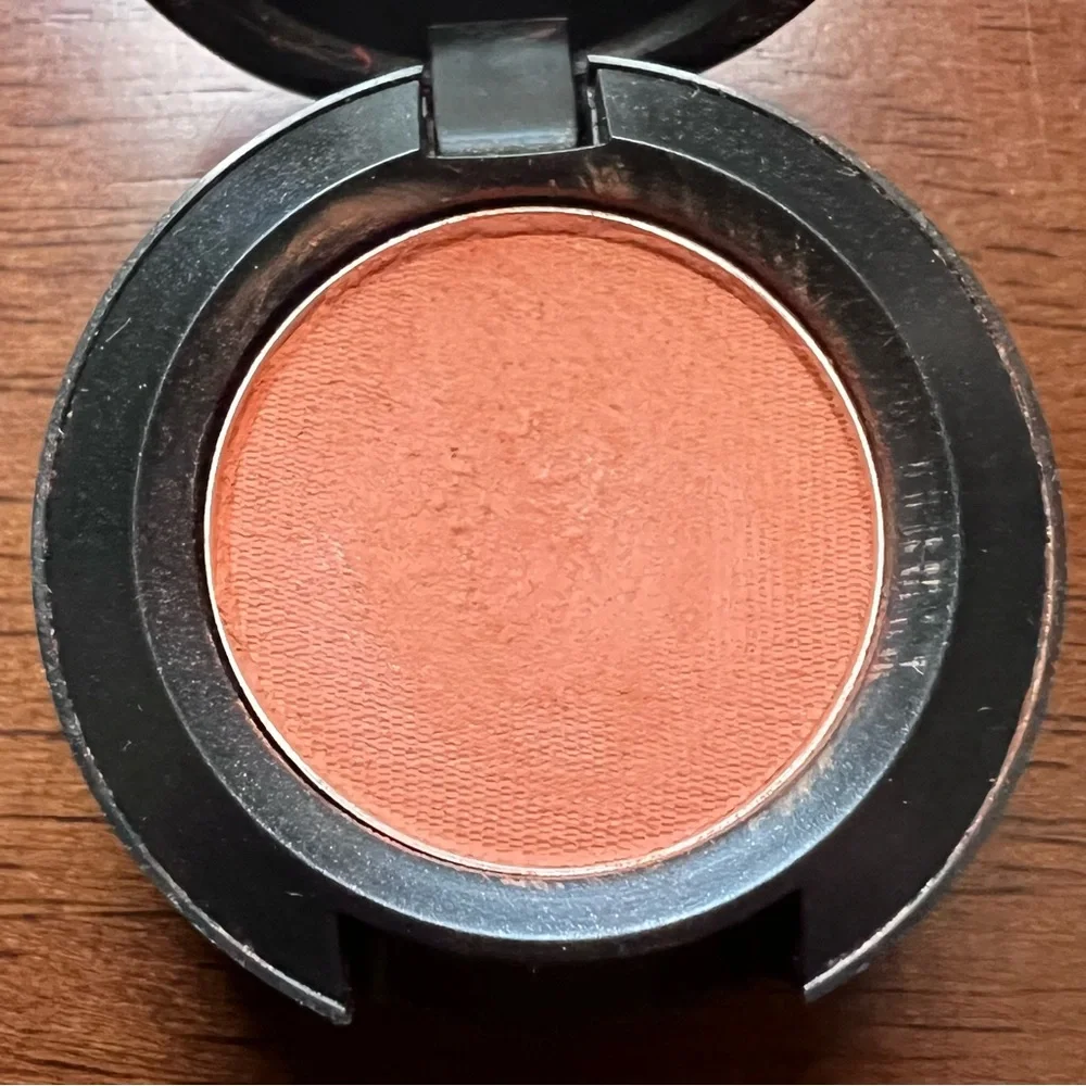 MAC Cosmetics RULE Eyeshadow - Picture 3 of 6